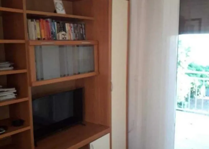 Near The Apartamento Srima